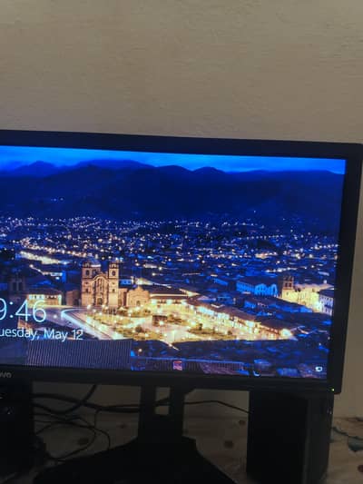 24" LED