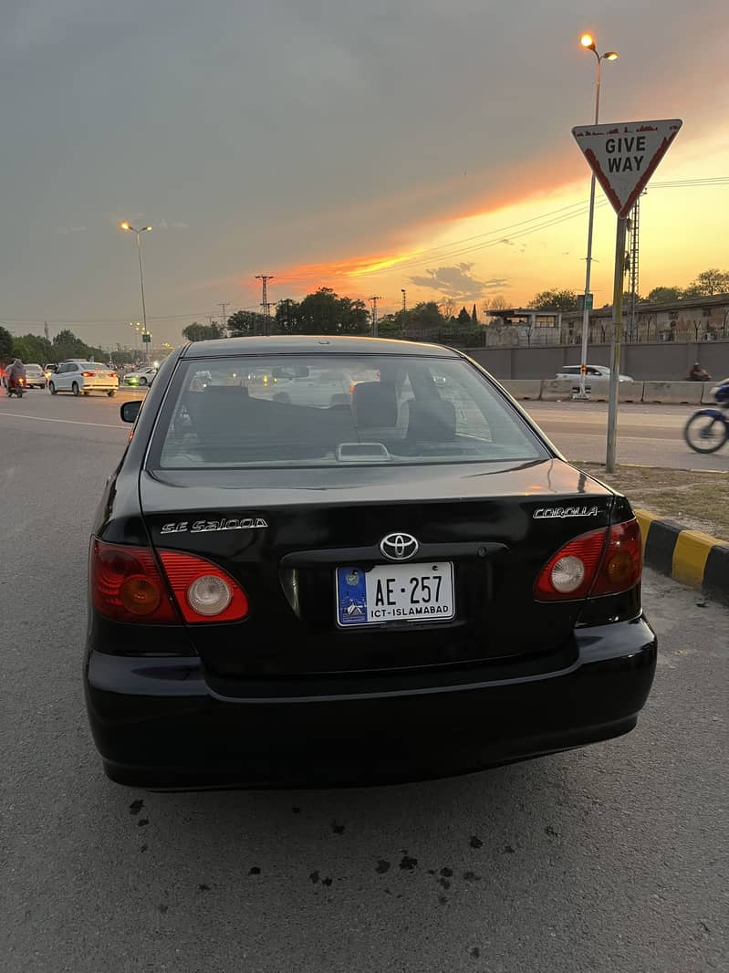 Corolla SE saloon automatic 2004 1
