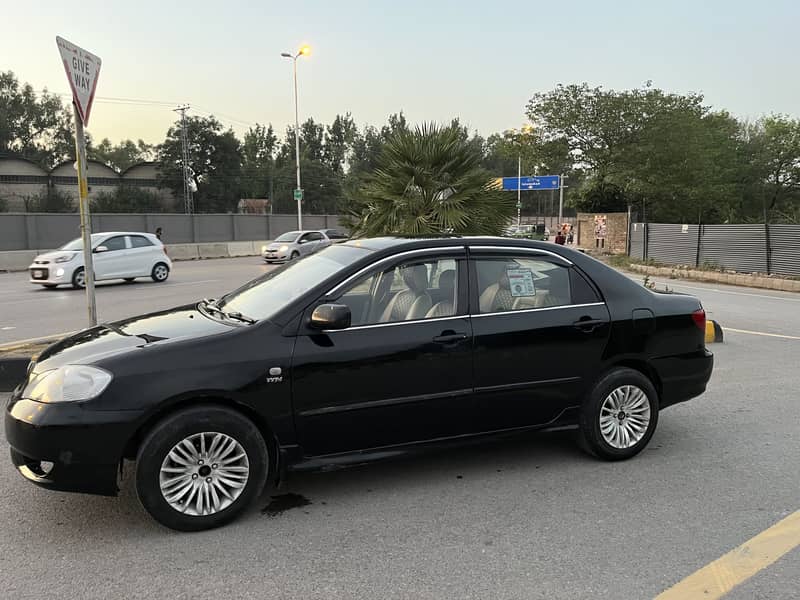 Corolla SE saloon automatic 2004 2