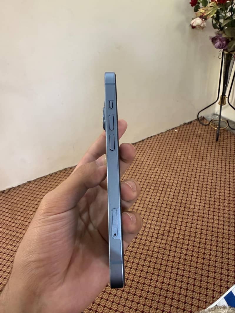 iPhone 14 3