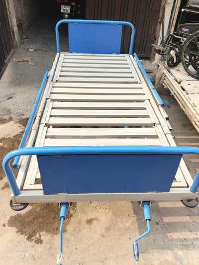 Medical Manual Bed