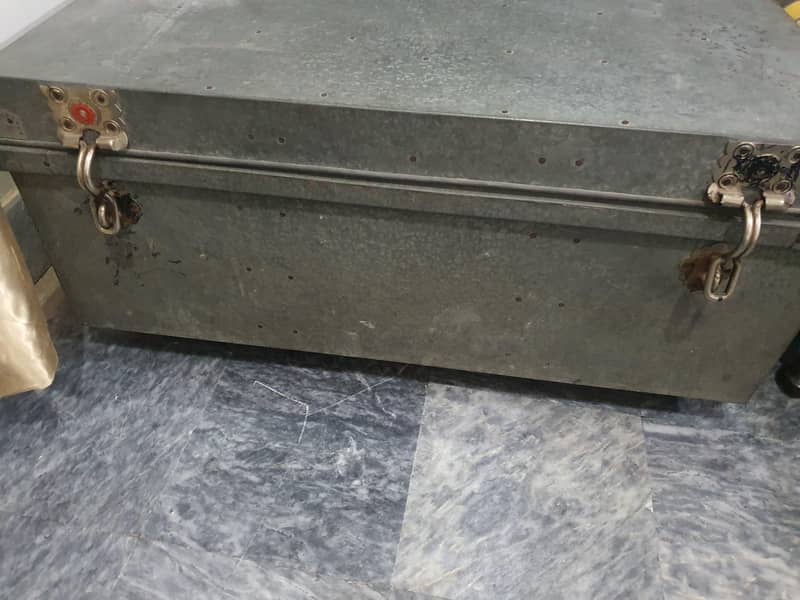 storage trunk 1