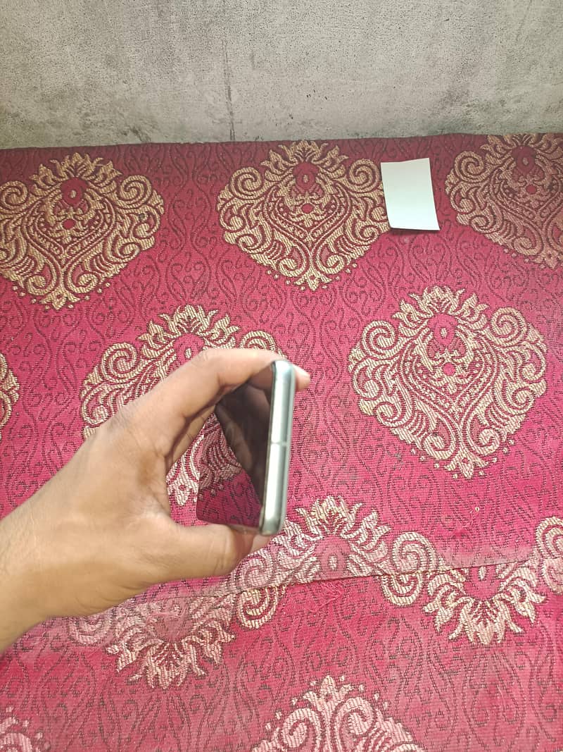 google pixel 8 4