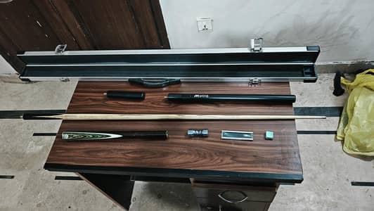 Professional Snooker Cue (handmade) with box and accessories