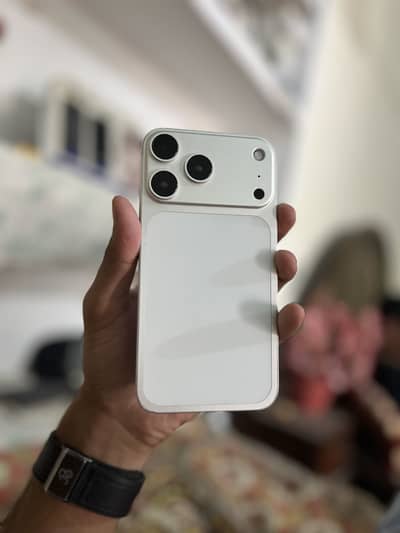 iPhone XR convert UAE fited 17 pro