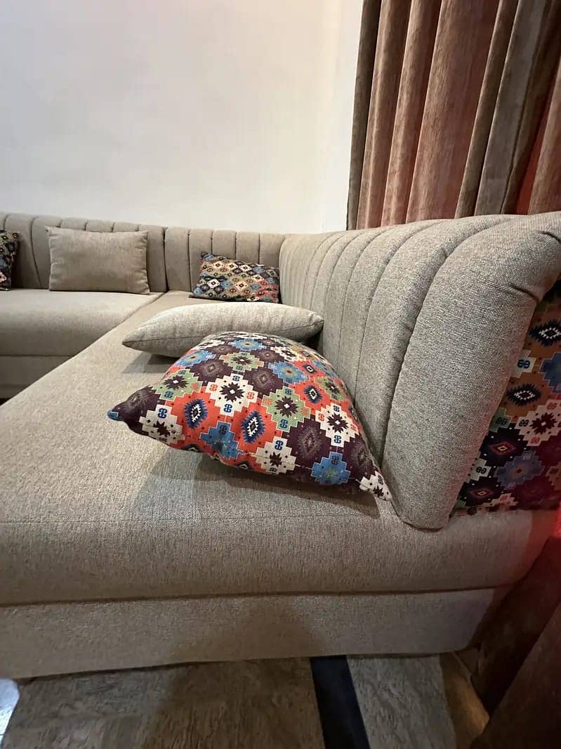 L-Shape  Elegant Sofaset withe Designer Table 7