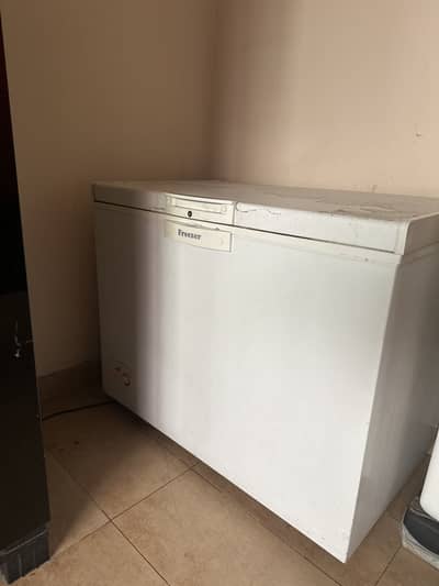 Waves Deep Freezer Single Door White Color Excellent Condition