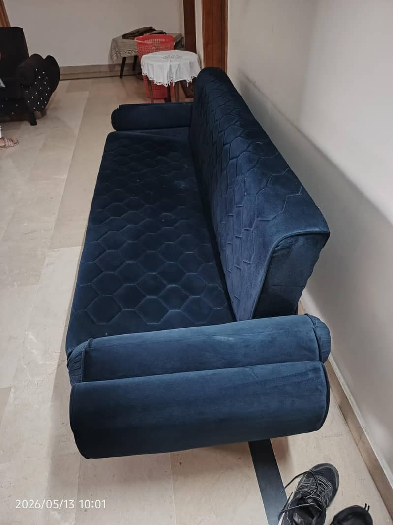 sofa combed just like new 1