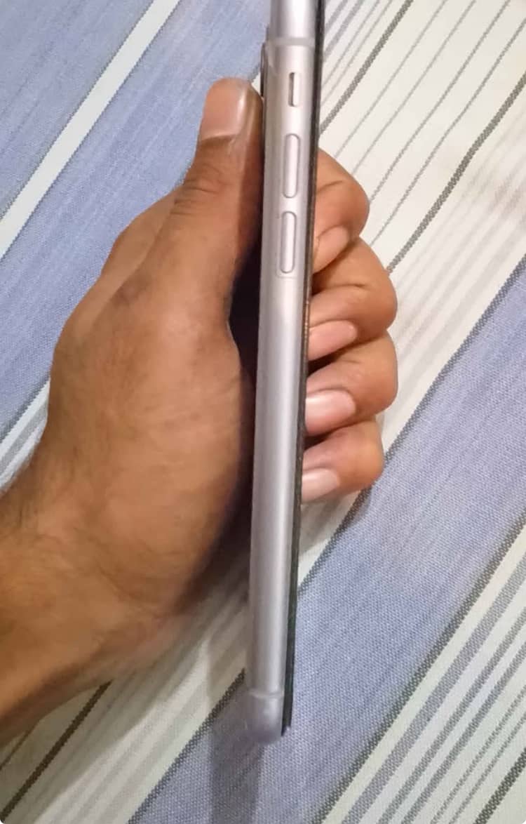 Apple iPhone 11 6