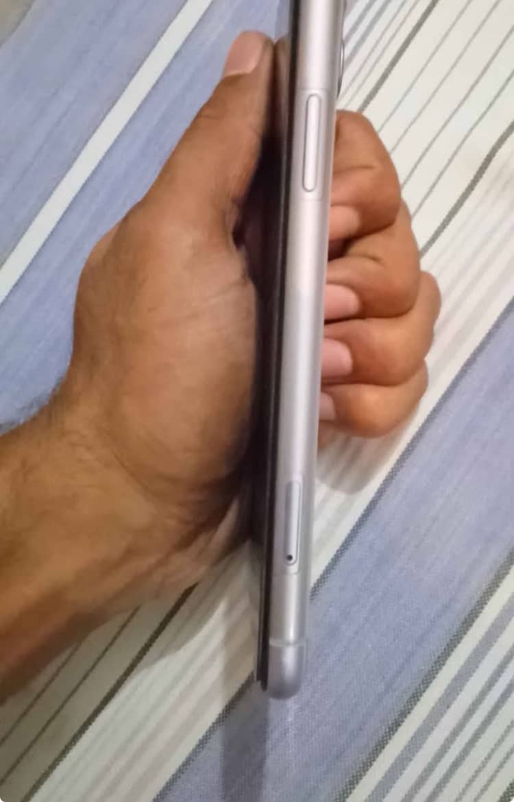 Apple iPhone 11 7