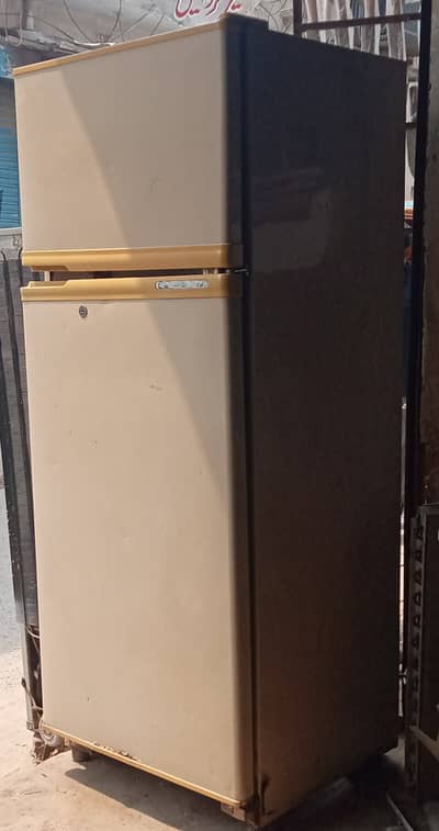 Singer frige for sell 03006675170