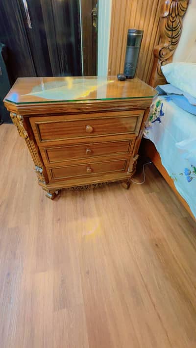 solid wooden bed like new