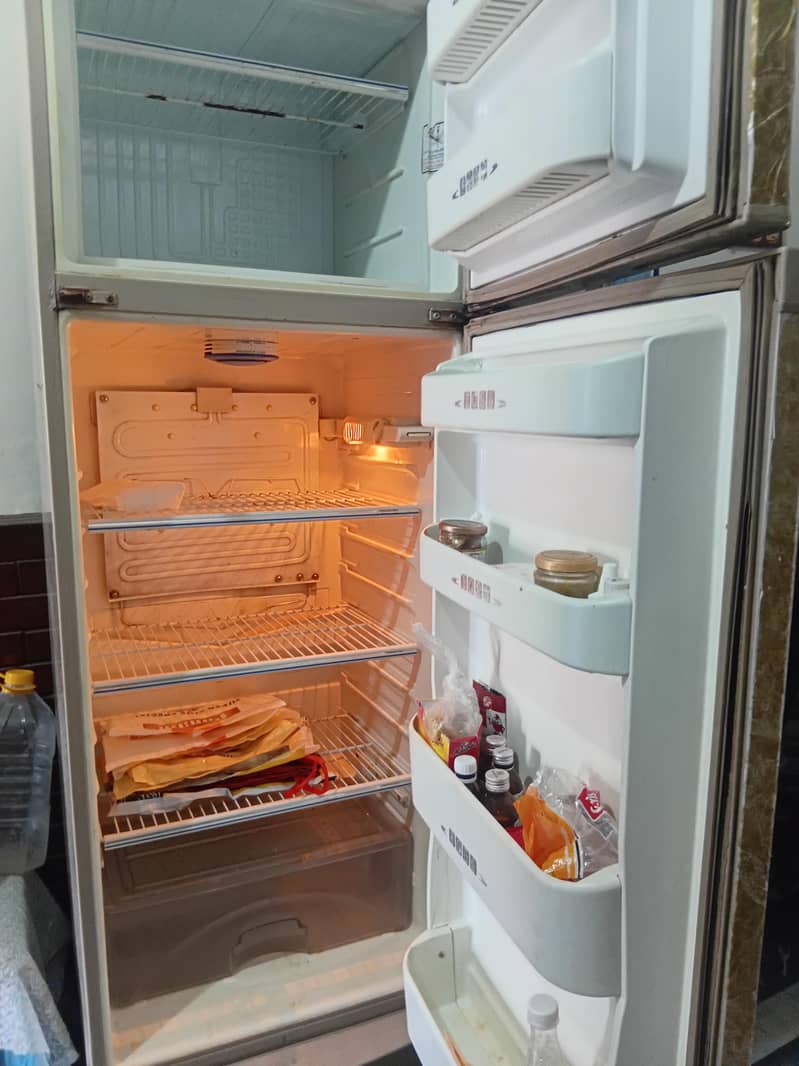 dawlance fridge 1