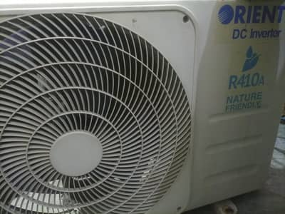 1.5 Ton ORIENT DC INVERTER AC IN VERY GOOD CONDITION URGENT SALE