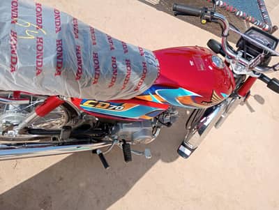 good condition 3 din pahle showroom chali Hai
