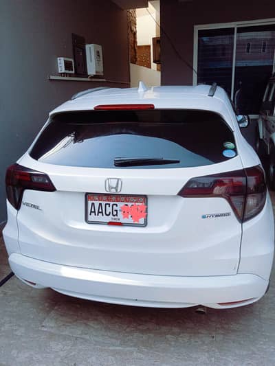 Honda Vezel Z package B2B genion