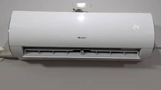 Gree 1.5 ton Dc inverter heat and cool