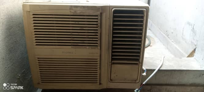 window AC Pune ton
