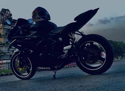 Yahama fzr 400