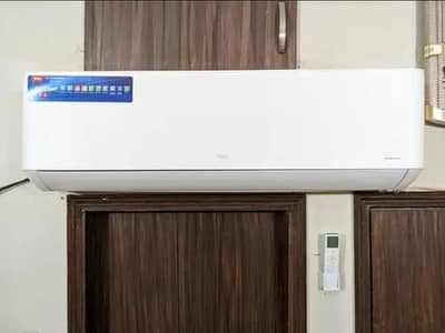 Tcl 1.5 ton Dc inverter heat and cool totally genuine