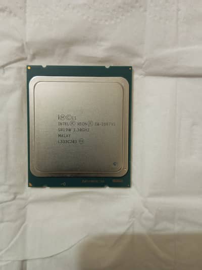 Intel Xeon E5-2667 3.3 GHZ v2 08 Core 16 threads Intel Socket 2011