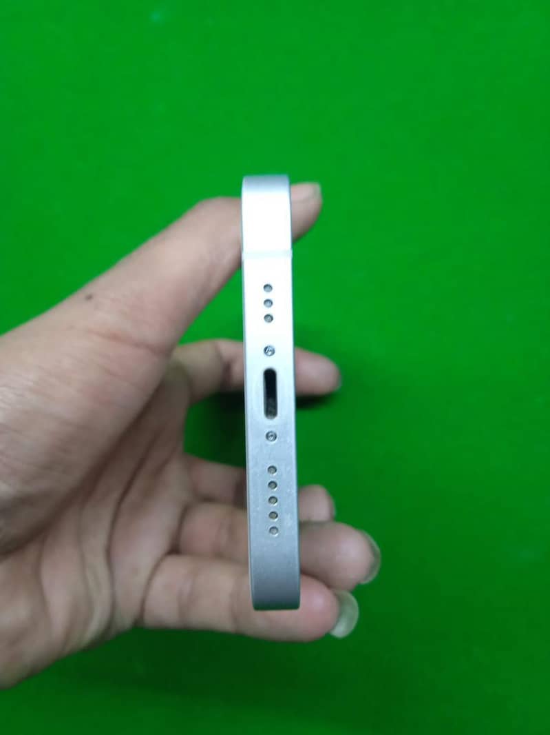 IPhone 13 5