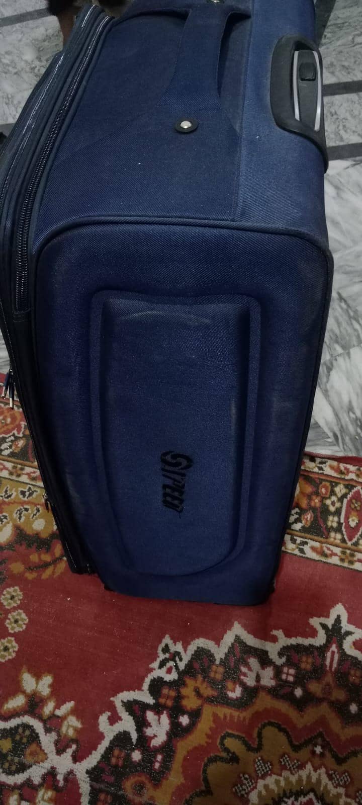 30inch suitcase 3