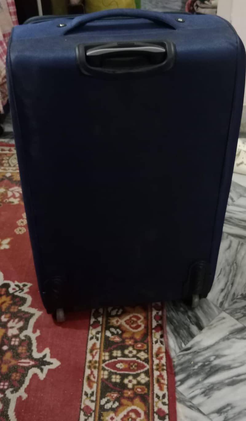 30inch suitcase 4