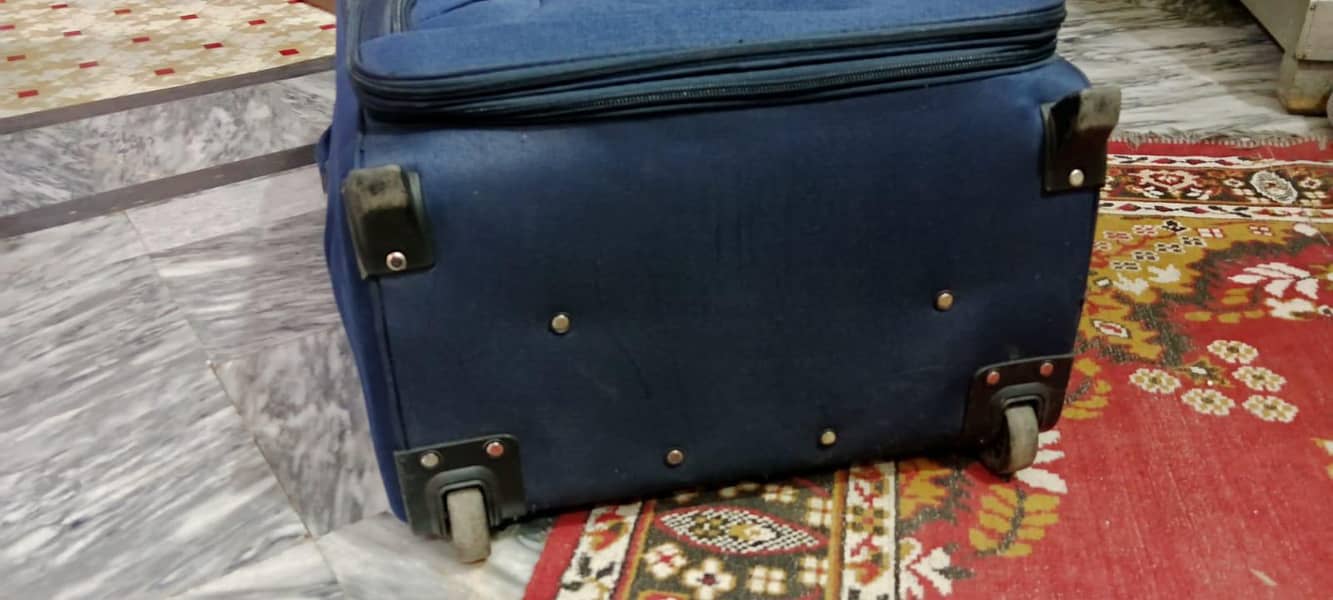 30inch suitcase 5