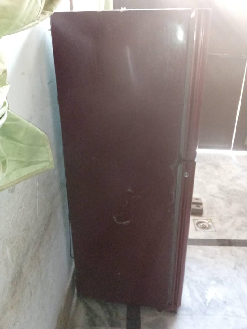 بالکل صاف ستھرا ہے کوئی مسئلہ نہیں ہے بالکل  ٹھیک چلتا ہے 0