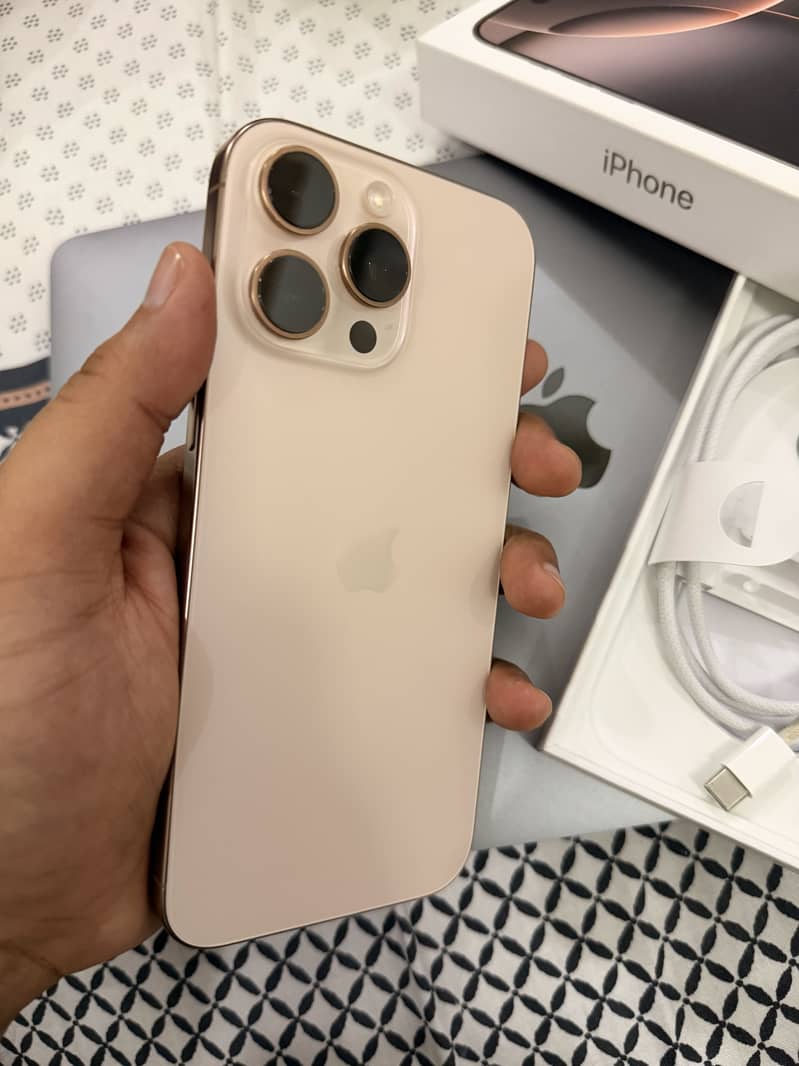 iPhone 16 pro max 1