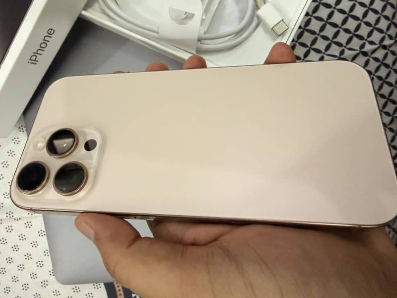 iPhone 16 pro max 5