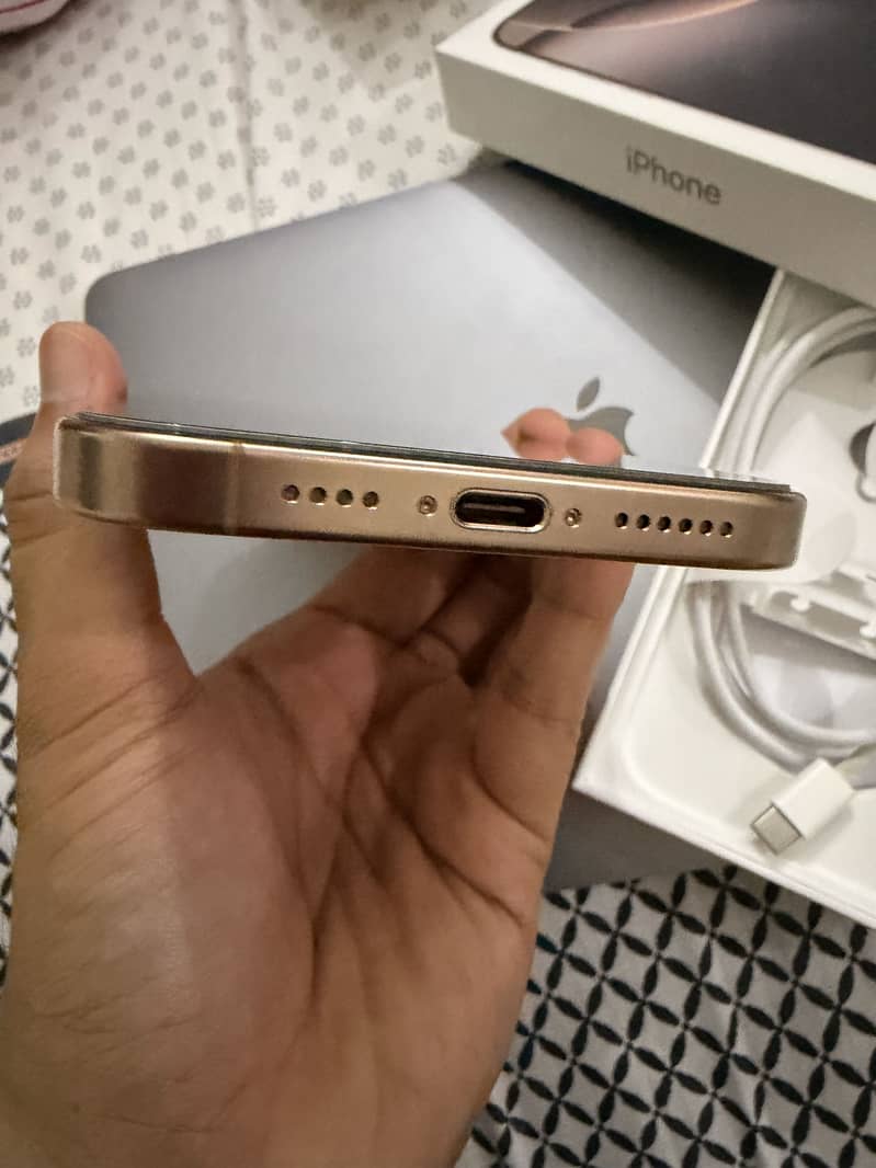 iPhone 16 pro max 7
