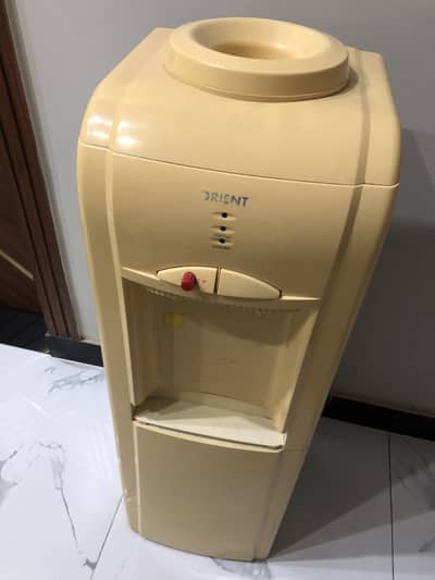 Water dispenser for sell ,working in good condition ,03178387105