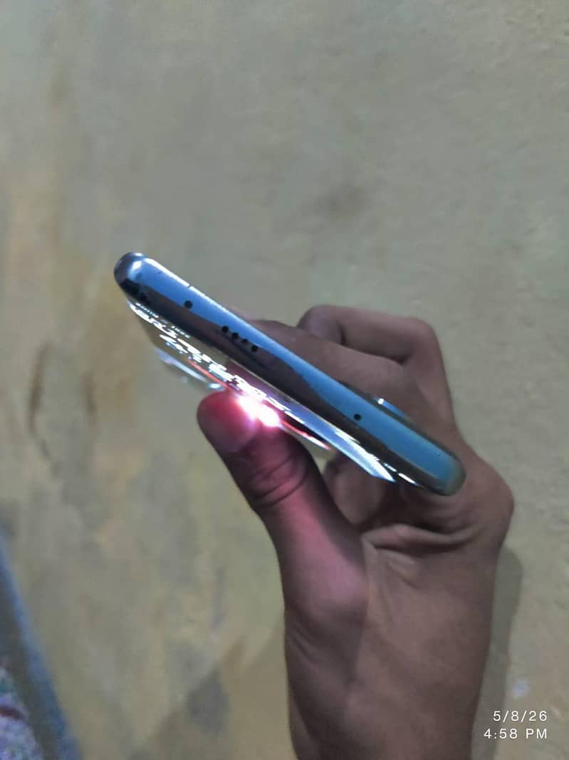 Techno camon 40 pro 4