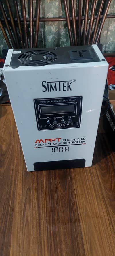Simtech MPPT Charge Controller  100 AH