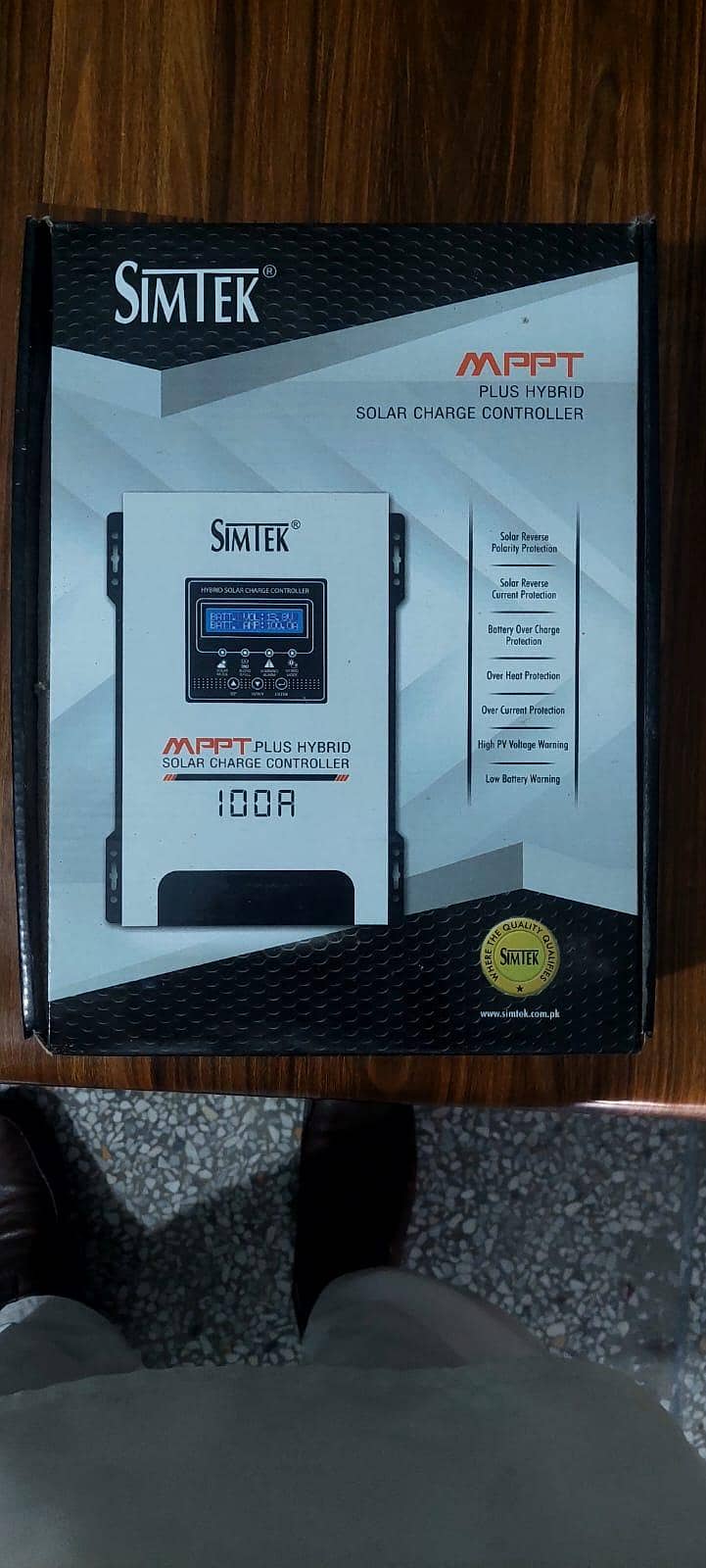 Simtech MPPT Charge Controller  100 AH 3