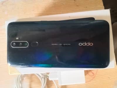oppo à9 10/9original box charger Sath hai 8/128gb ha all ok ha