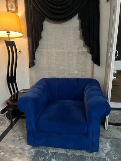5 SEATER SOFA SET || ALMOST NEW