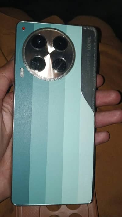 Tecno camon 30 loewe edition