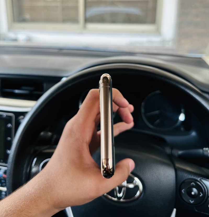 iPhone 11 Pro Max 2