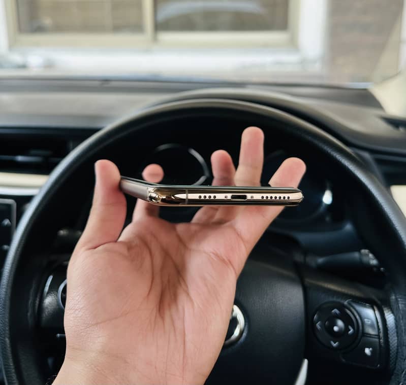 iPhone 11 Pro Max 8