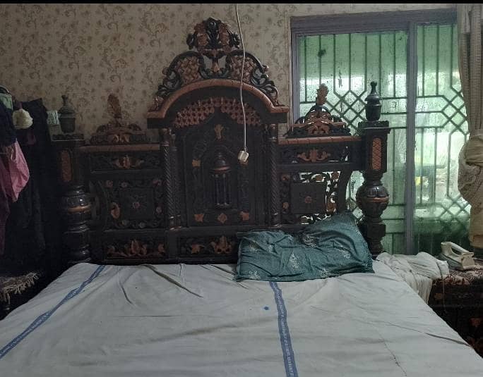 king size bed 0