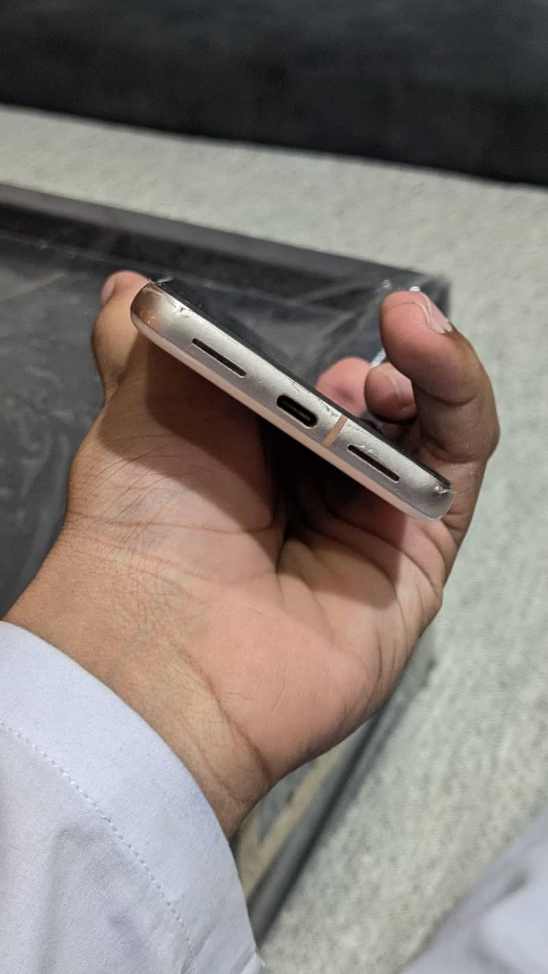 Google pixel 8 2