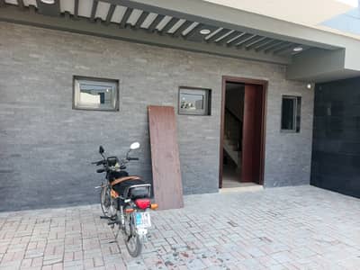 Half Kanal Luxury Villa for Sale in Eighteen Islamabad | Stunning Parkway Views
