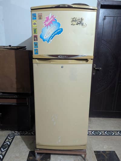 Used fridge for sale in gulistan Colony