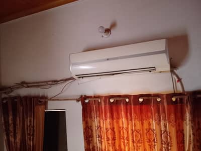 Orient ac 1.5 ton like a new condition
