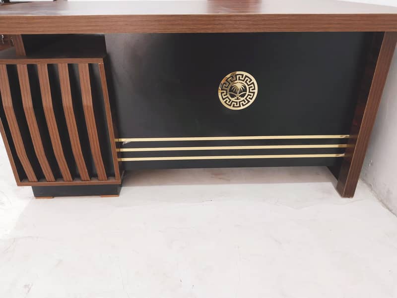 Executive Office Table 0