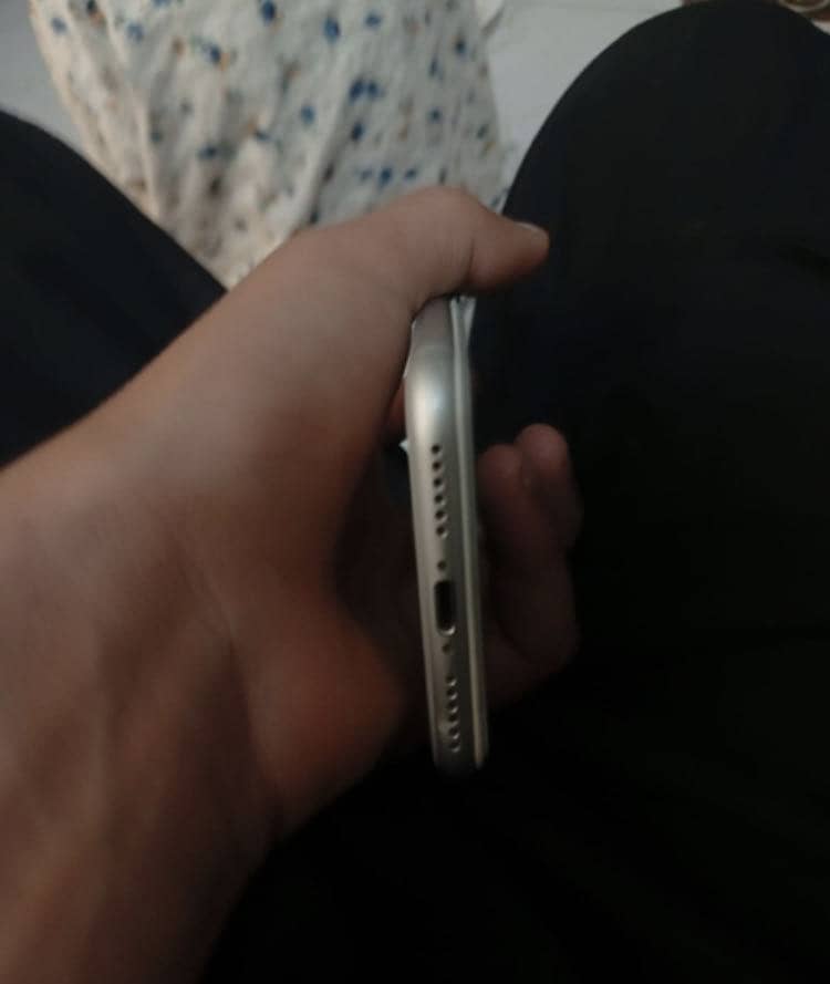 iPhone 8 3