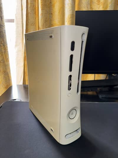 XBOX 360 with 100+ Games